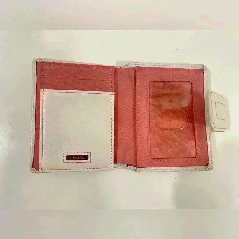 Fossil Women’s  Logan Mini Multifunction‎ Leather White Wallet